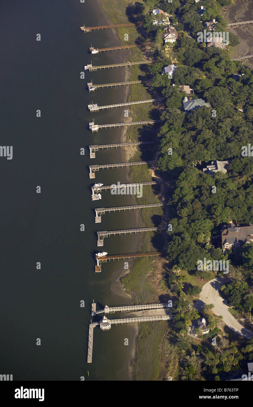 Vue aérienne d'allées s'étendant jusqu'à l'océan sur l'île de villégiature Kiawah en dehors de Charleston en Caroline du Sud Banque D'Images