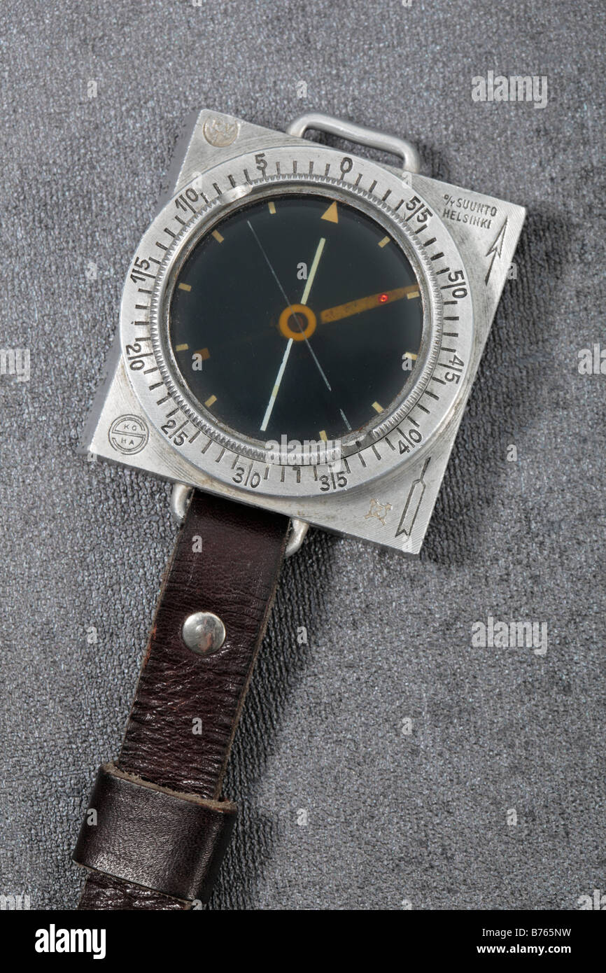Old Finnish Suunto M34 Compas Militaire Banque D'Images