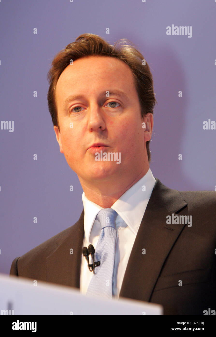 David Cameron à parler à la Conférence IBC Banque D'Images