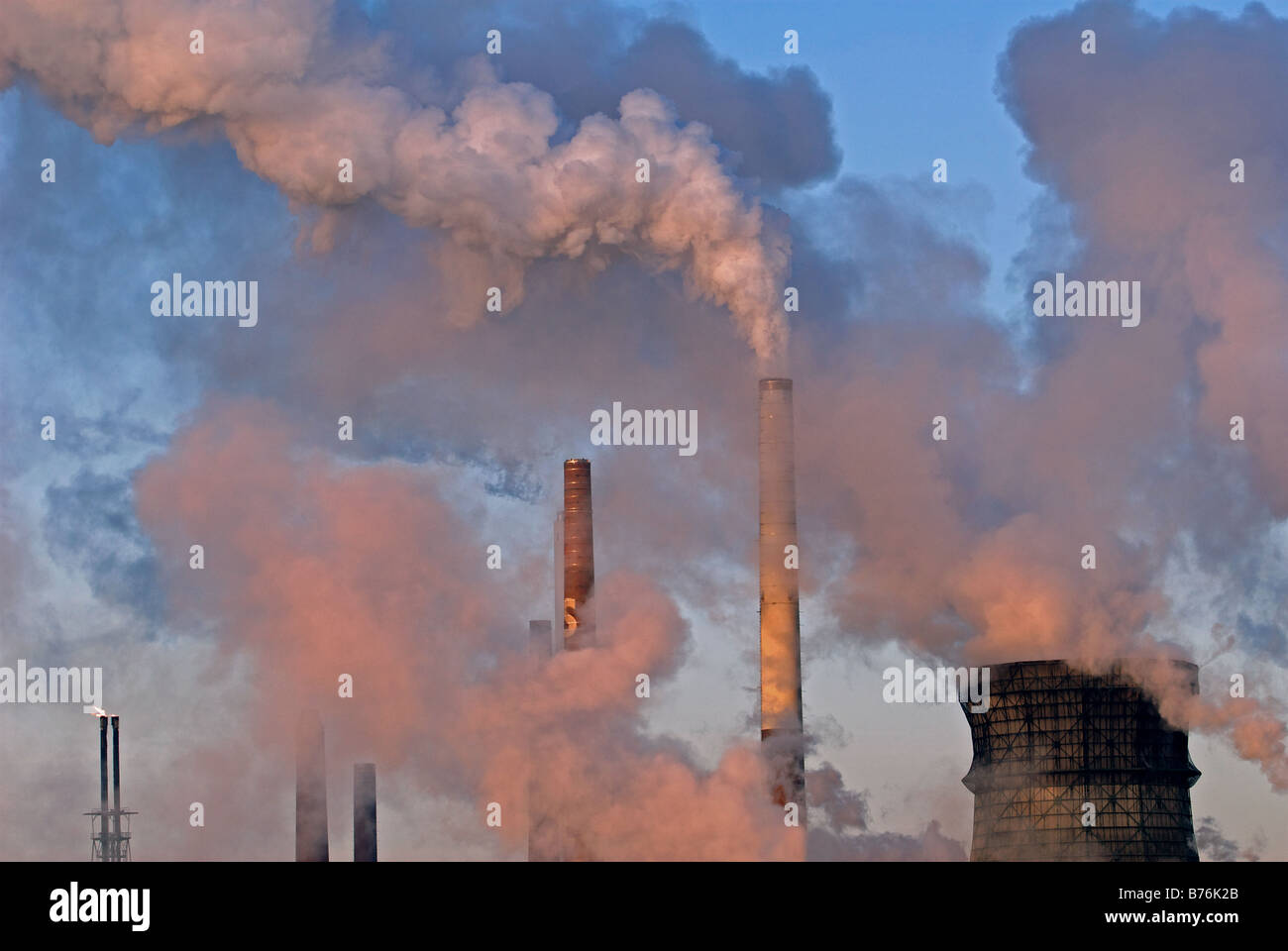 Raffinerie de pétrole de Rhénanie, Wesseling, Cologne, Rhénanie du Nord-Westphalie, Allemagne. Banque D'Images