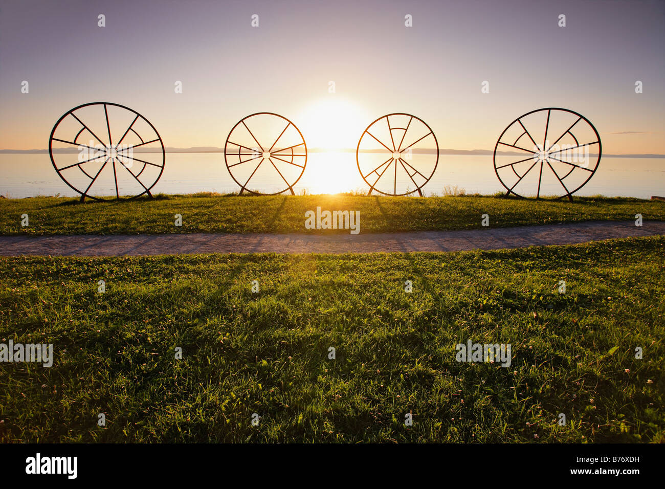 Vue sur coucher de soleil sur le fleuve Saint-Laurent, région du Bas-Saint-Laurent, Québec, Canada Banque D'Images