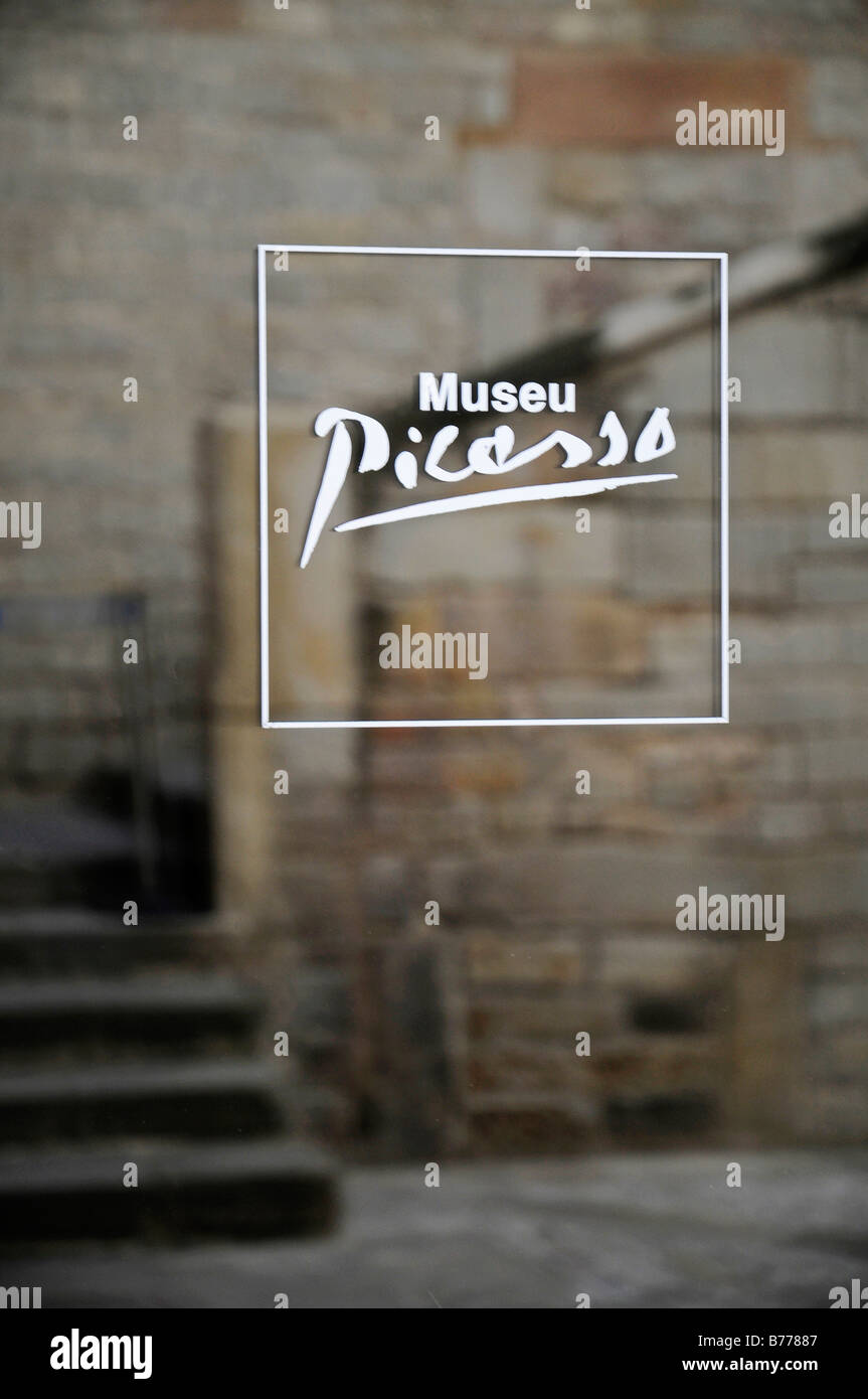 Entrée privée, porte en verre, logo, lettrage, Museu Picasso, La Ribera trimestre, Barcelone, Catalogne, Espagne, Europe Banque D'Images