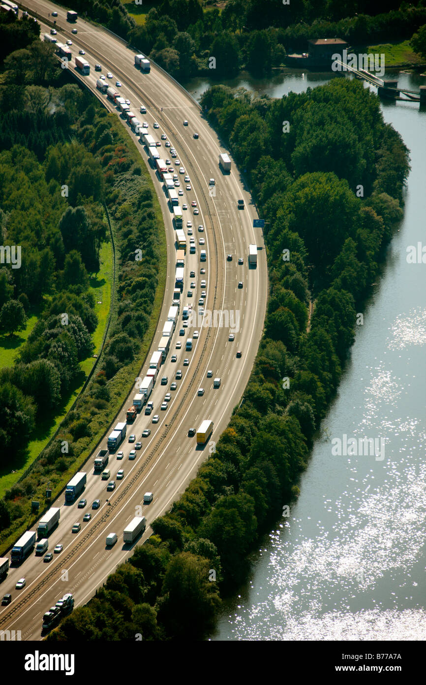 Photographie aérienne, la congestion sur l'autoroute A1, Hensteysee, Hagen Hanse, Ruhr, Nordrhein-Westfalen, Germany, Europe Banque D'Images