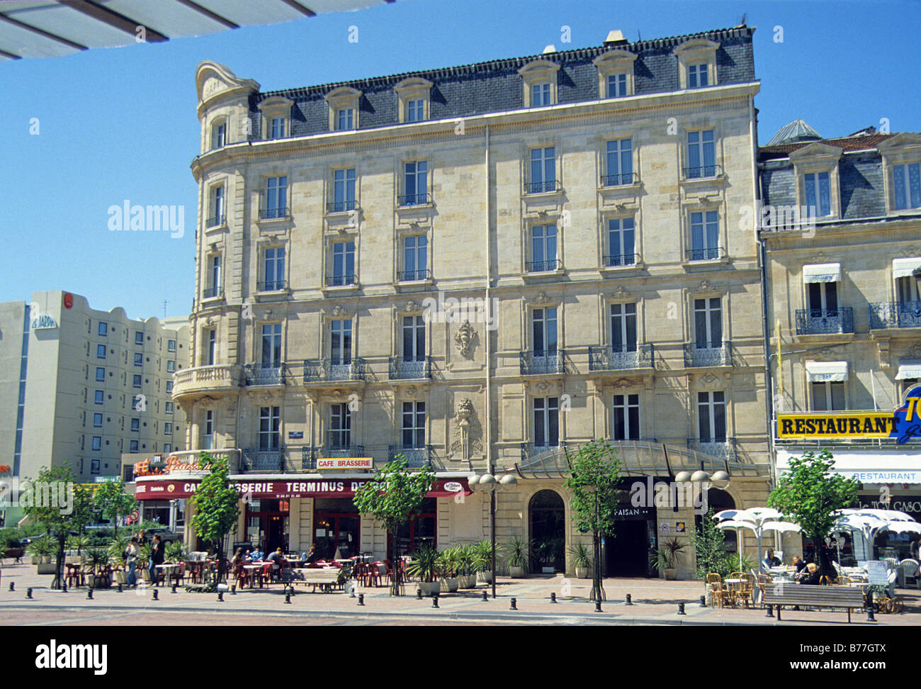Hotel du faisan, en face de la Gare St Jean, Bordeaux Photo Stock - Alamy