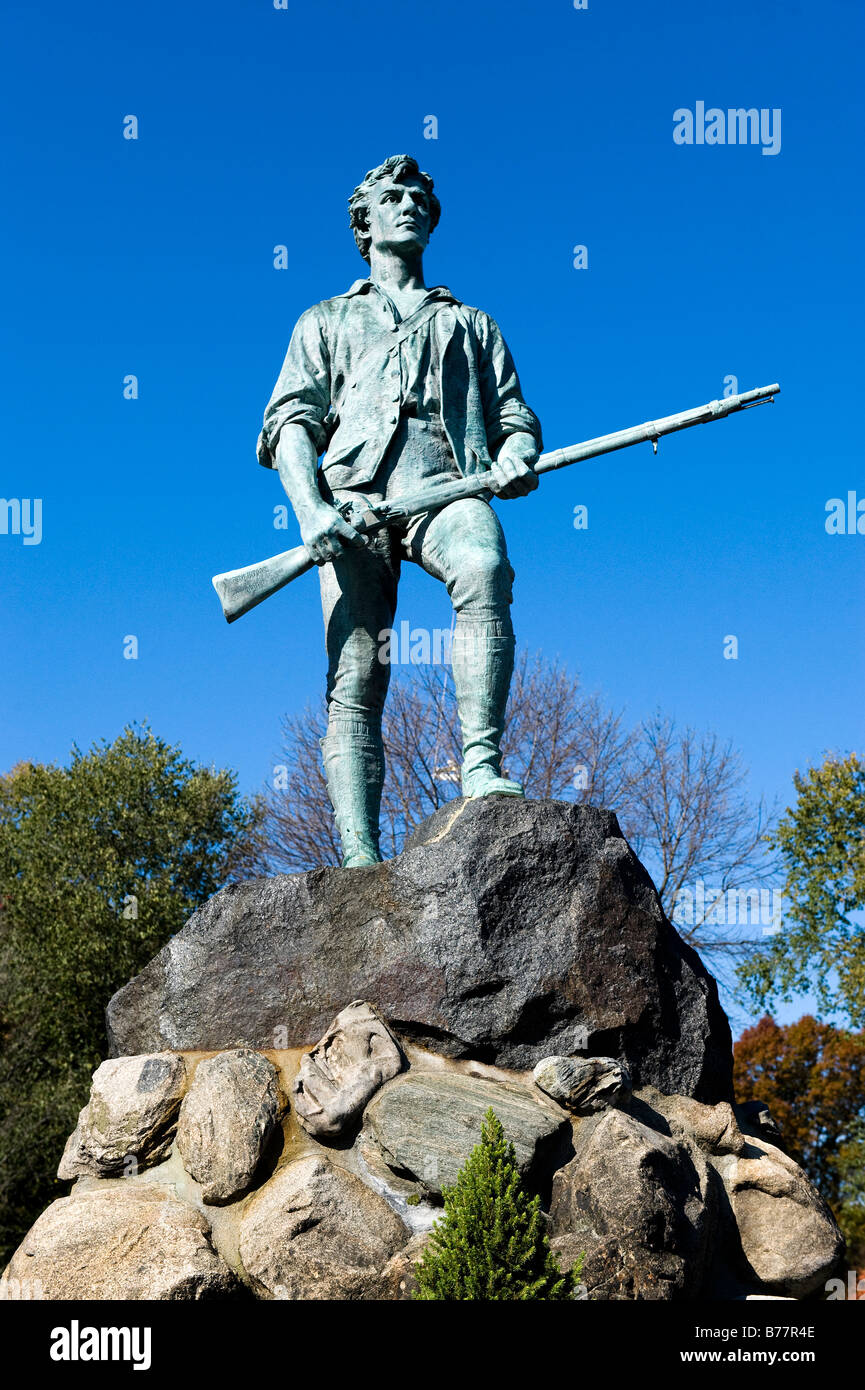 Minute Man Sculpture Battle Green Lexington MA. L'emplacement de l'premiers coups de la révolution américaine Banque D'Images