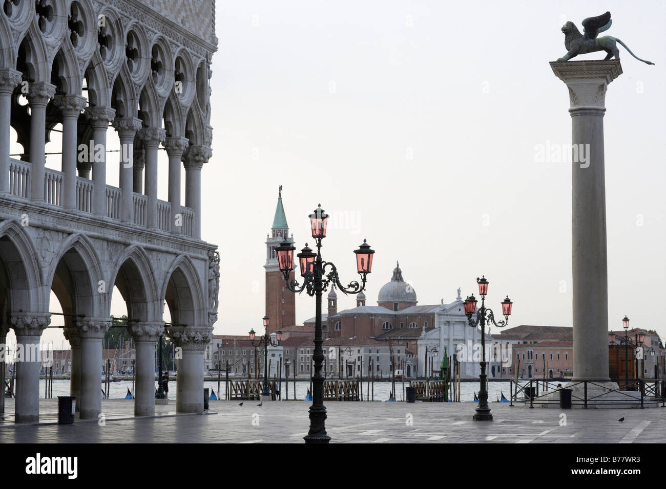 La place Saint Marco, San Giorgio Maggiore, tôt le matin, Venise, Italie, Europe Banque D'Images