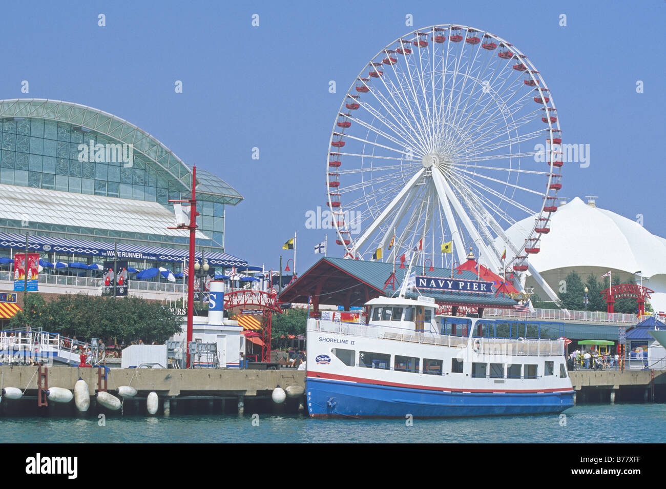 Navy Pier, Chicago Illinois montrant la grande roue Banque D'Images