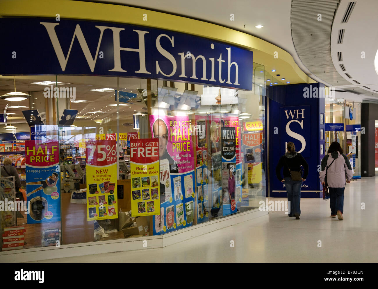WH Smith's store Braehead shopping centre, Renfrewshire, en Écosse. Banque D'Images