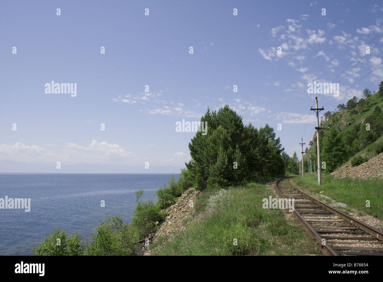 Baikal Circum Road - la partie historique du chemin de fer transsibérien près du lac Baïkal en Russie Banque D'Images