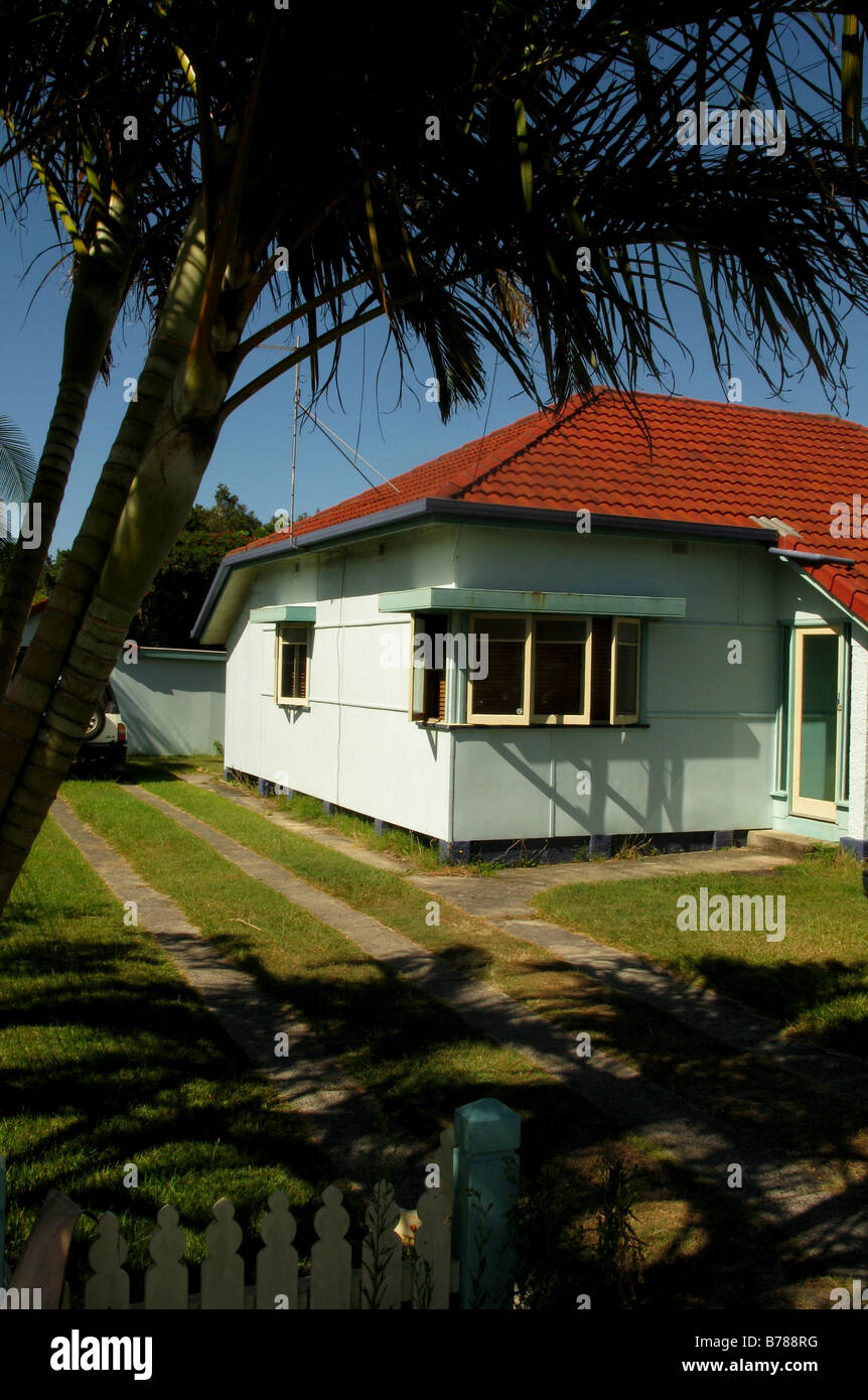 Vieux style années 50 bungalow tropical fibro à Byron Bay, Australie Banque D'Images