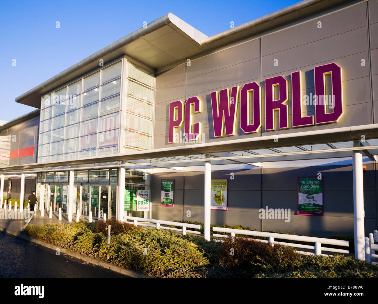 PC World magasin au détail Braehead estate, Renfrewshire, en Écosse. Banque D'Images