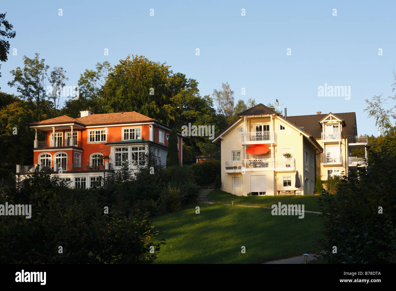 Maisons de Ambach, commune de Muensing, sur le Lac de Starnberg, Upper Bavaria, Germany, Europe Banque D'Images