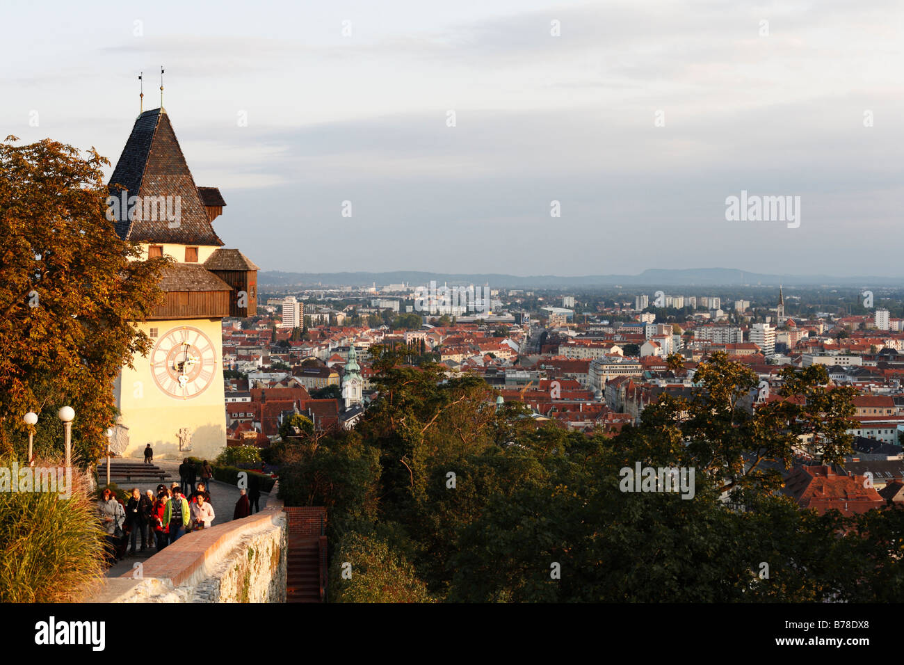 Tour de l'horloge sur le Schlossberg, Castle Mountain, vue sur Graz, en Styrie, Autriche, Europe Banque D'Images