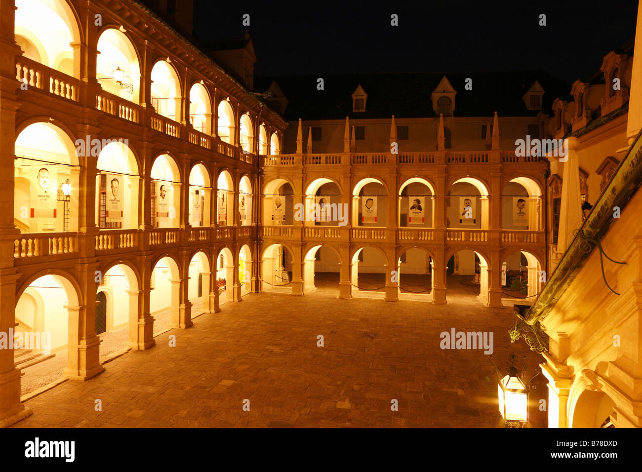 Cour intérieure d'un manoir, Graz, Styria, Austria, Europe Banque D'Images