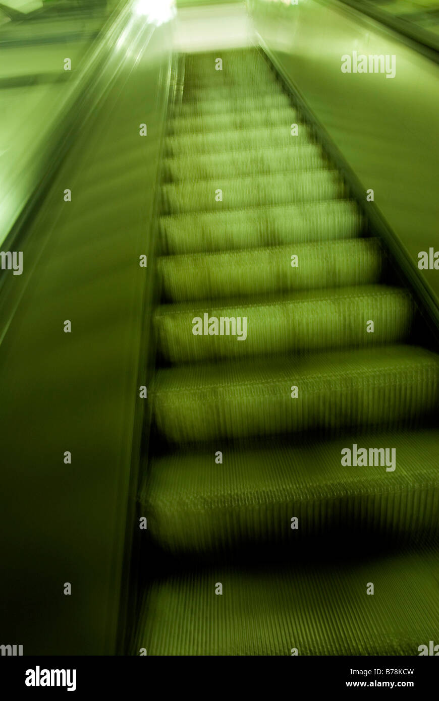 Escalier mécanique, à l'intérieur (blurred motion) Banque D'Images