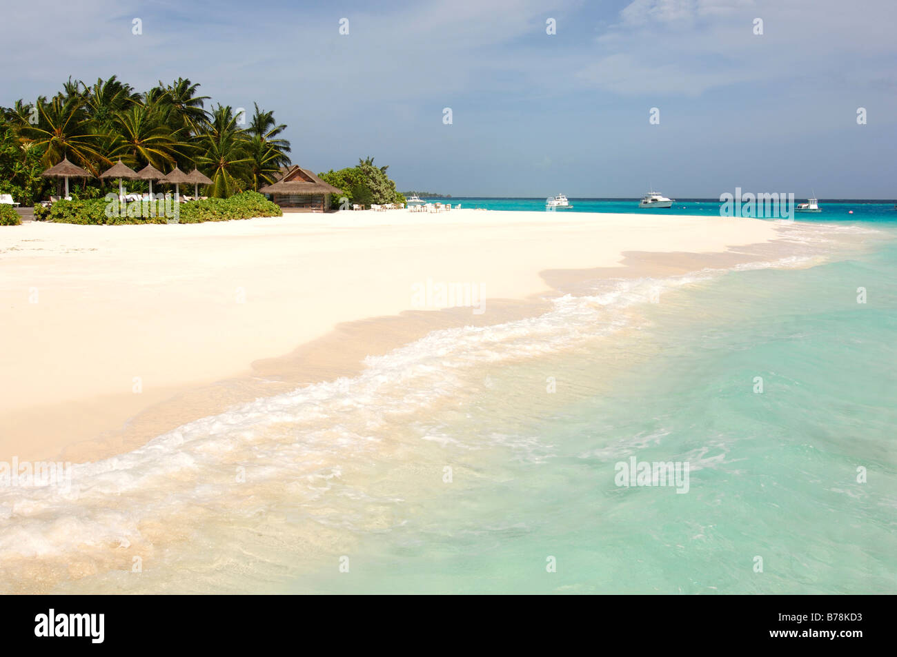 Plage de sable à Laguna Resort, les Maldives, l'Océan Indien Banque D'Images