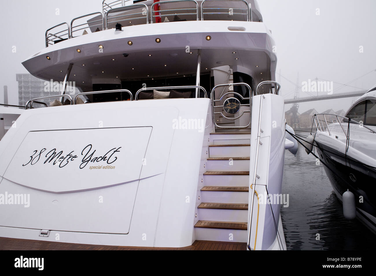 Yacht de luxe au London Boat Show Banque D'Images
