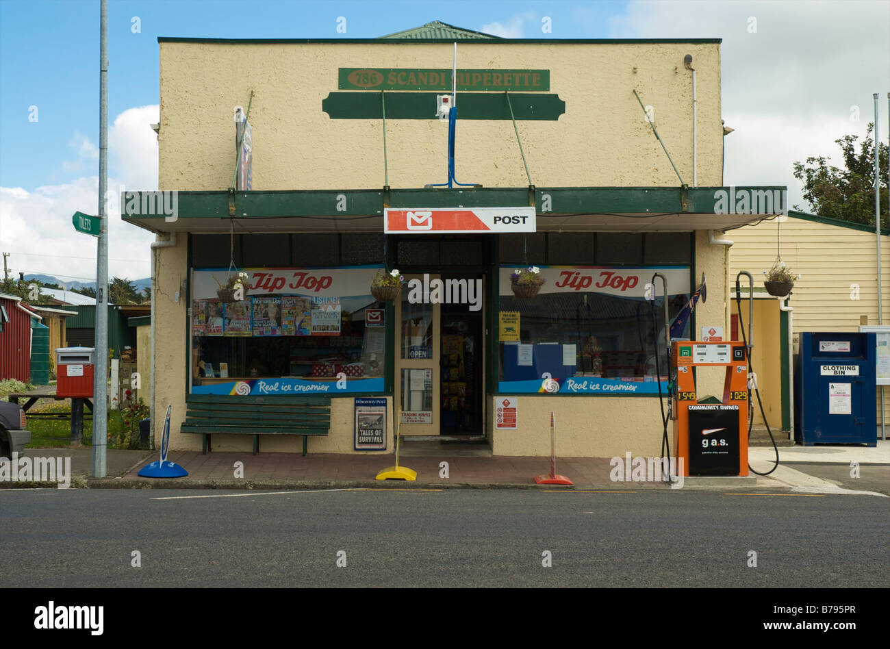 Petit magasin le long de la route sur l'Île du Nord, Nouvelle-Zélande Banque D'Images