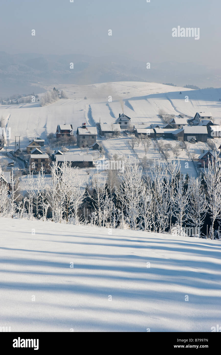 Haluszowa village couvert de neige Montagnes Tatra Région Podhale Pologne Banque D'Images