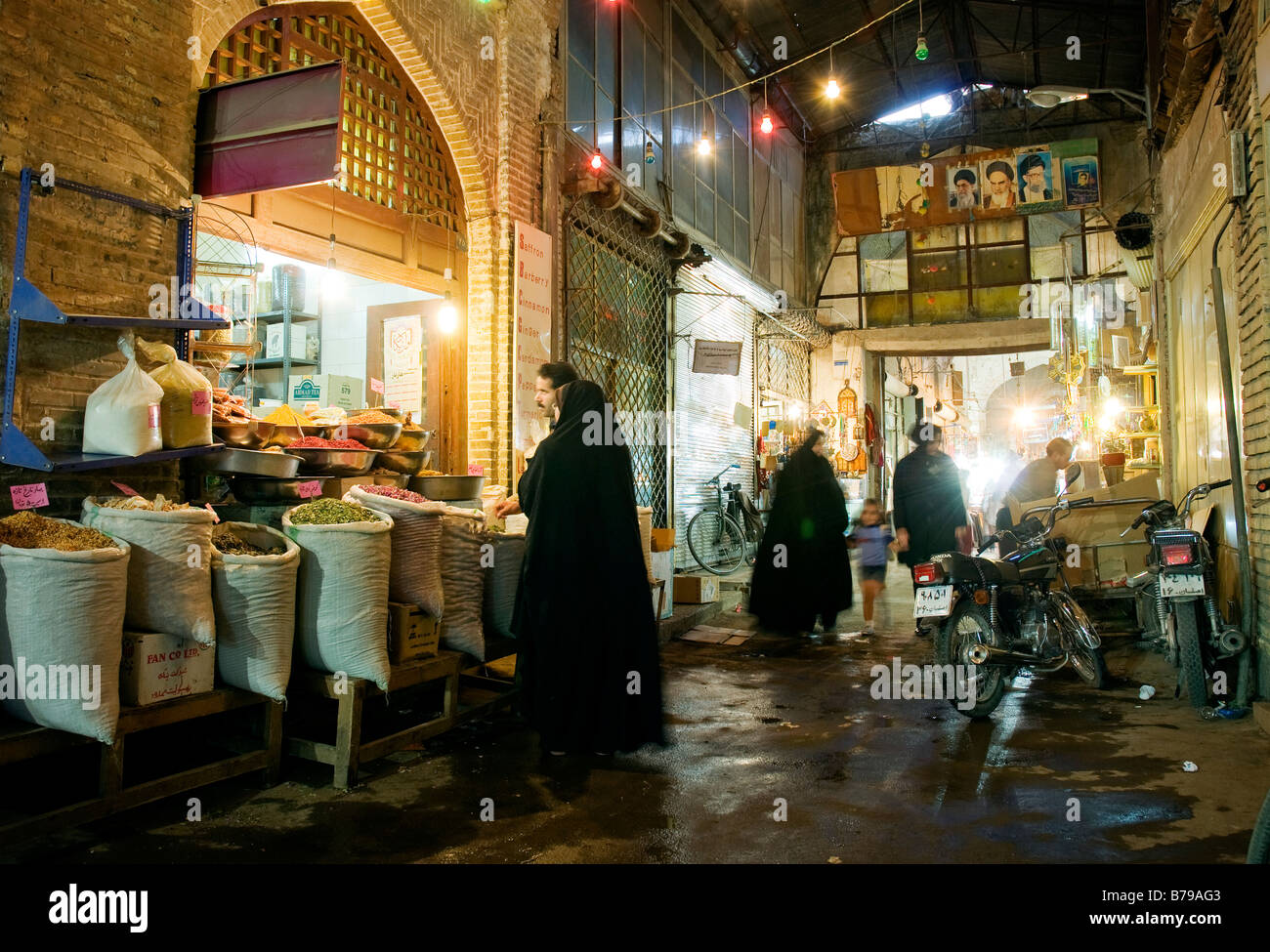 Scène du marché intérieur à Ispahan Ispahan, Iran Banque D'Images