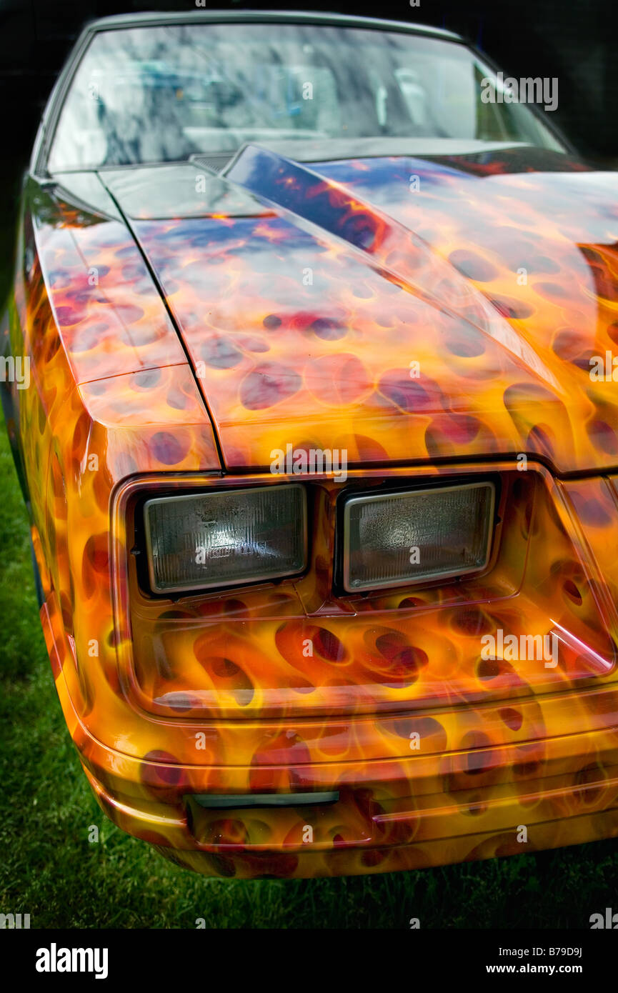 Flamme personnalisée travail sur une Ford Mustang automobile. Banque D'Images