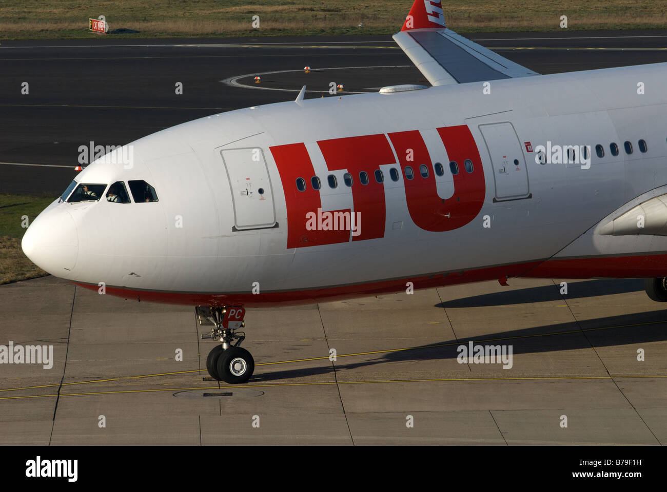 LTU Airlines Airbus A330-223 d'avions de transport de passagers, l'Aéroport International de Düsseldorf, Allemagne. Banque D'Images