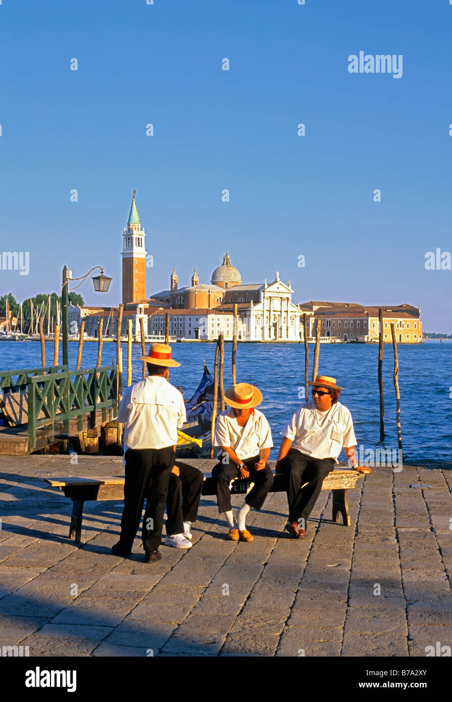 Italie Venise GONDOLIERS Banque D'Images