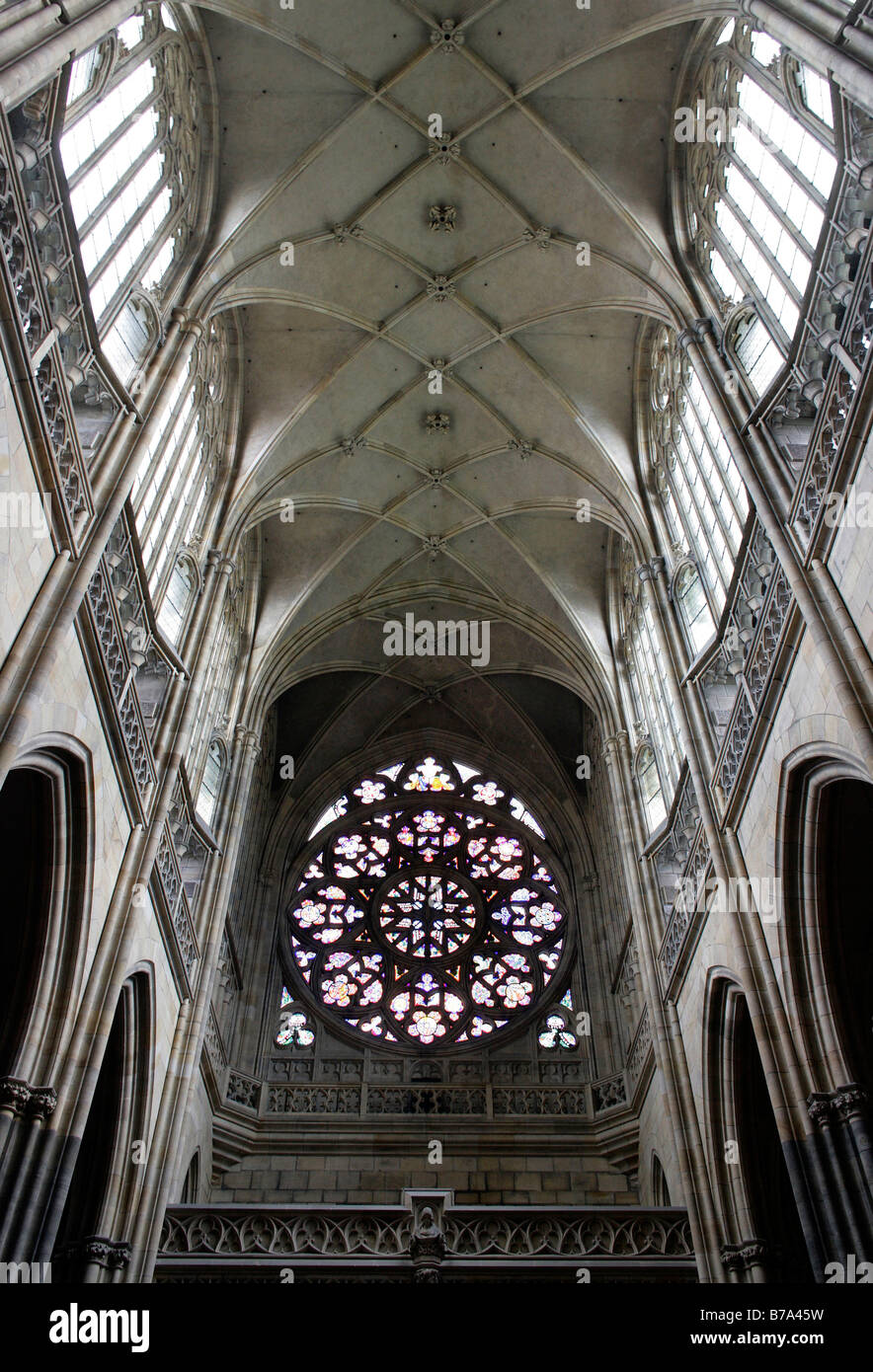 St gothique Cathédrale Saint-Guy, vue de l'intérieur, sur le Hradčany, Prague, République Tchèque, Europe Banque D'Images