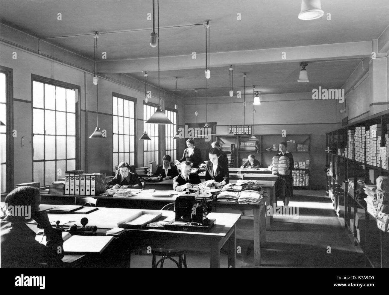 Photo historique, 1923, scène de bureau Banque D'Images