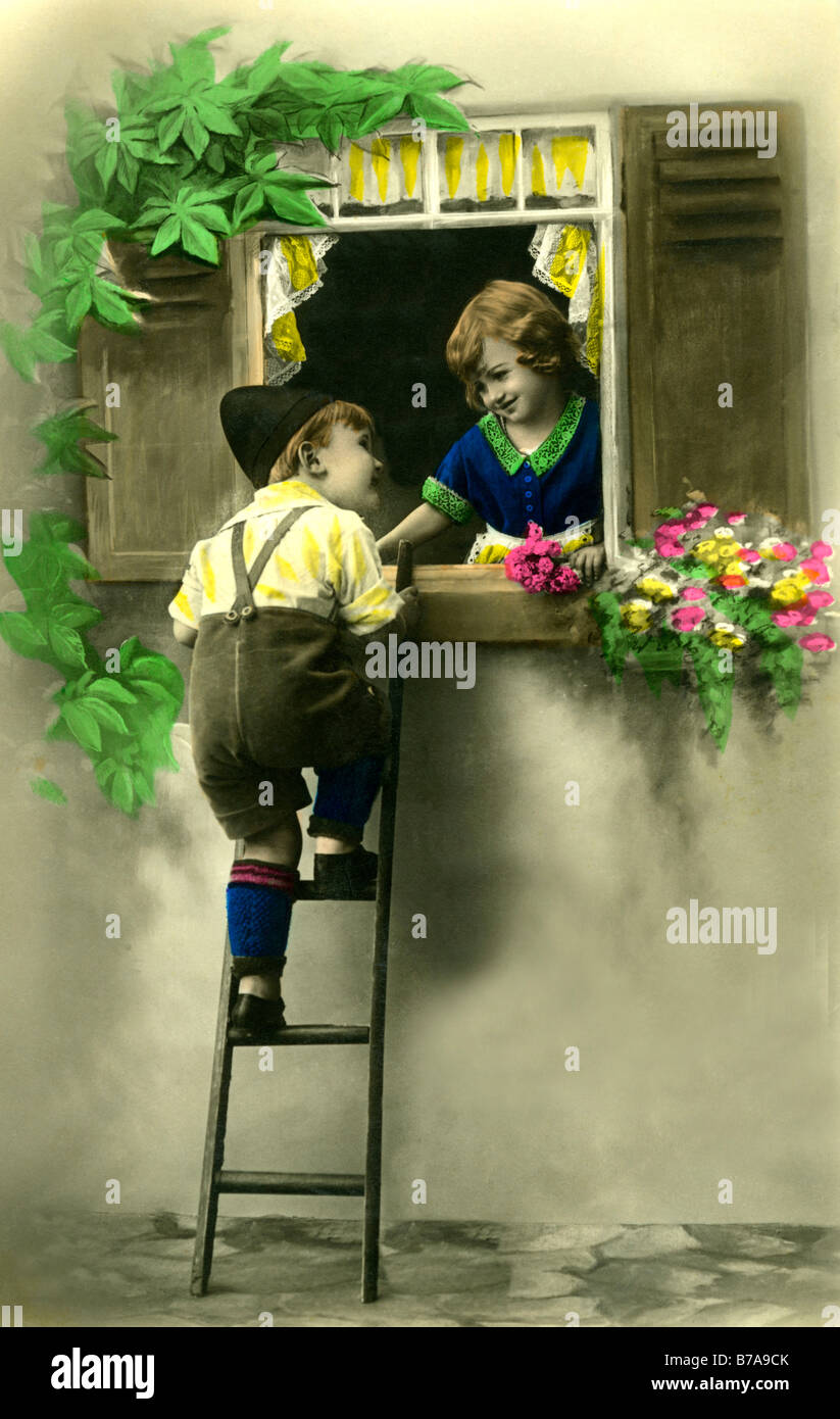 Photo historique, 'Fensterln', petit garçon par son escalade l'amour des fenêtre, ca. 1915 Banque D'Images