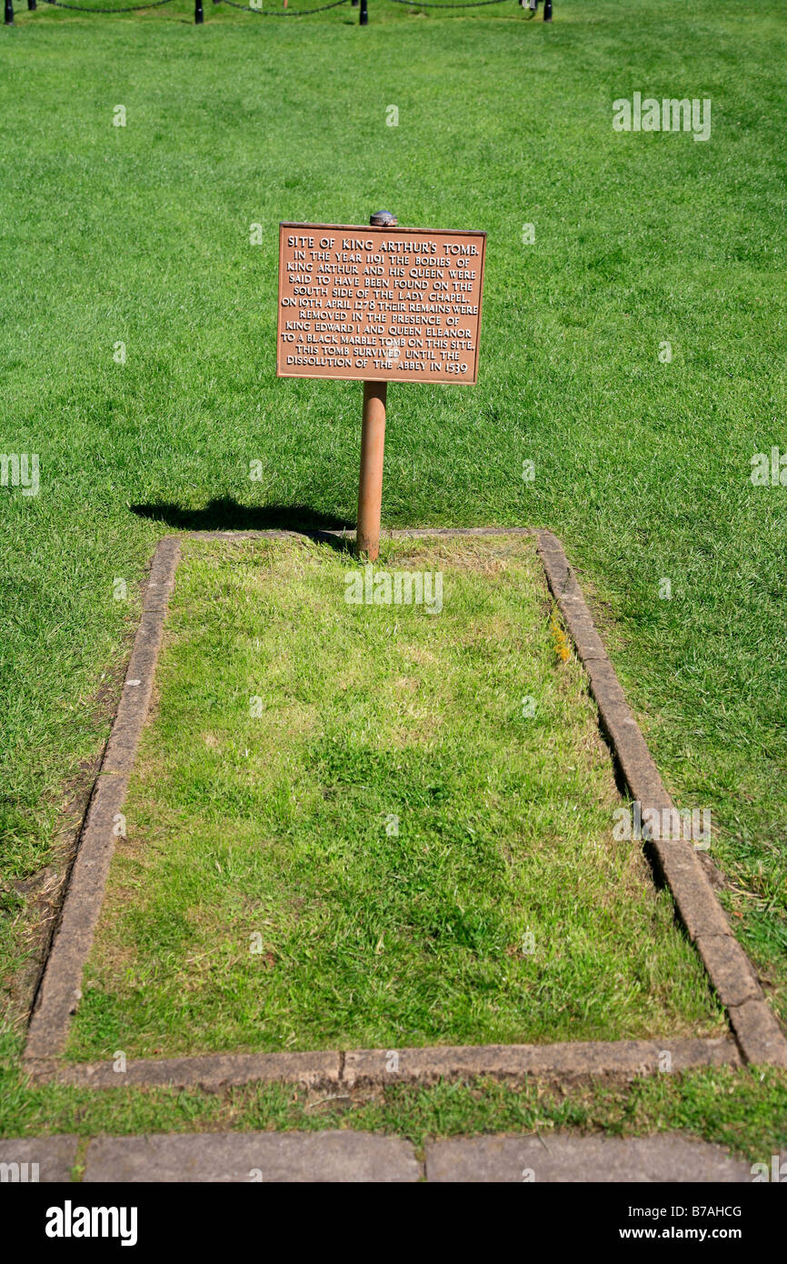 L'emplacement de King Arthurs tombe Glastonbury Glastonbury Abbey Town Somerset England UK Grande-bretagne structures religieuses anciennes Banque D'Images