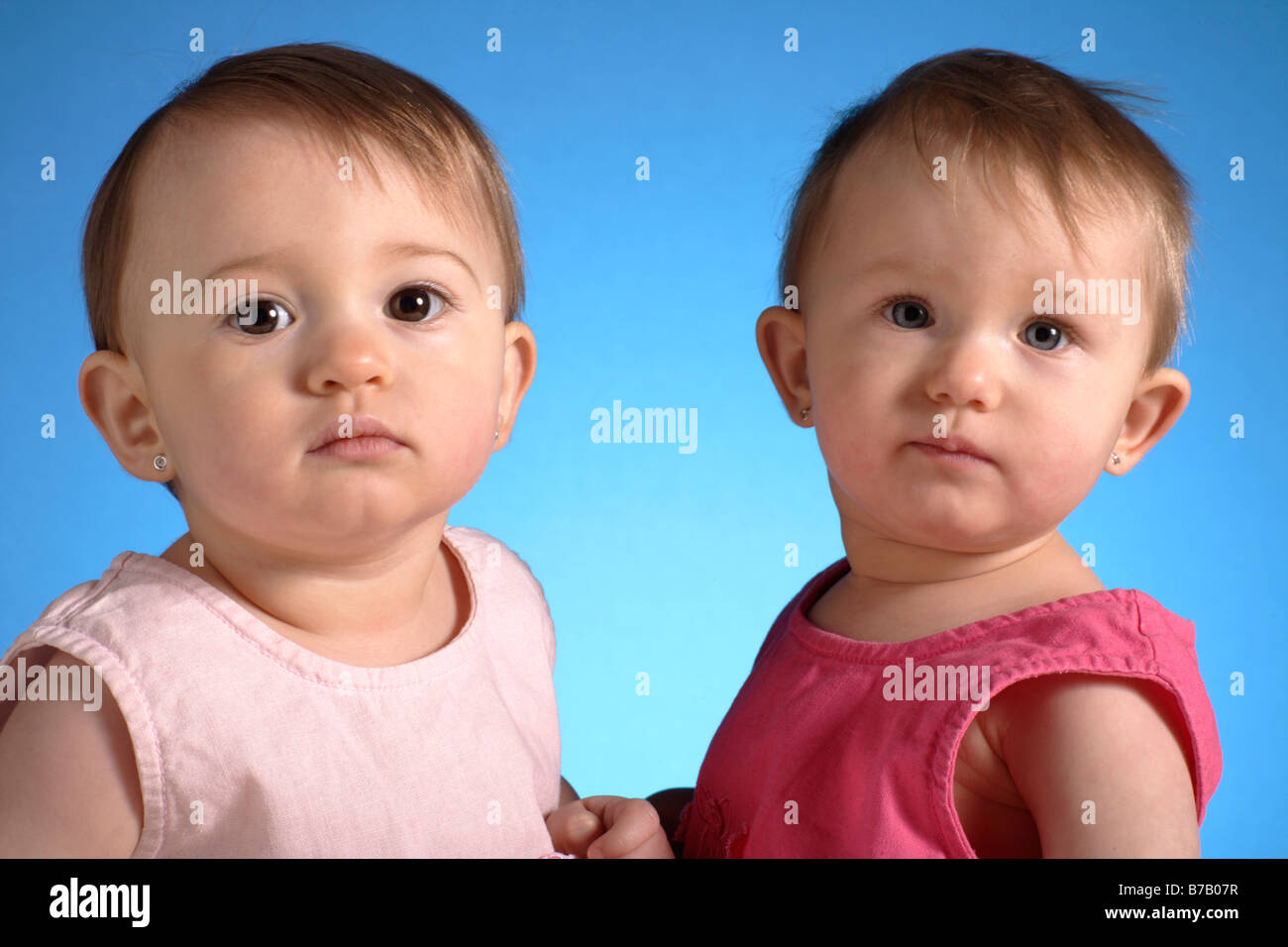 Jumeaux Bebe Photo Stock Alamy