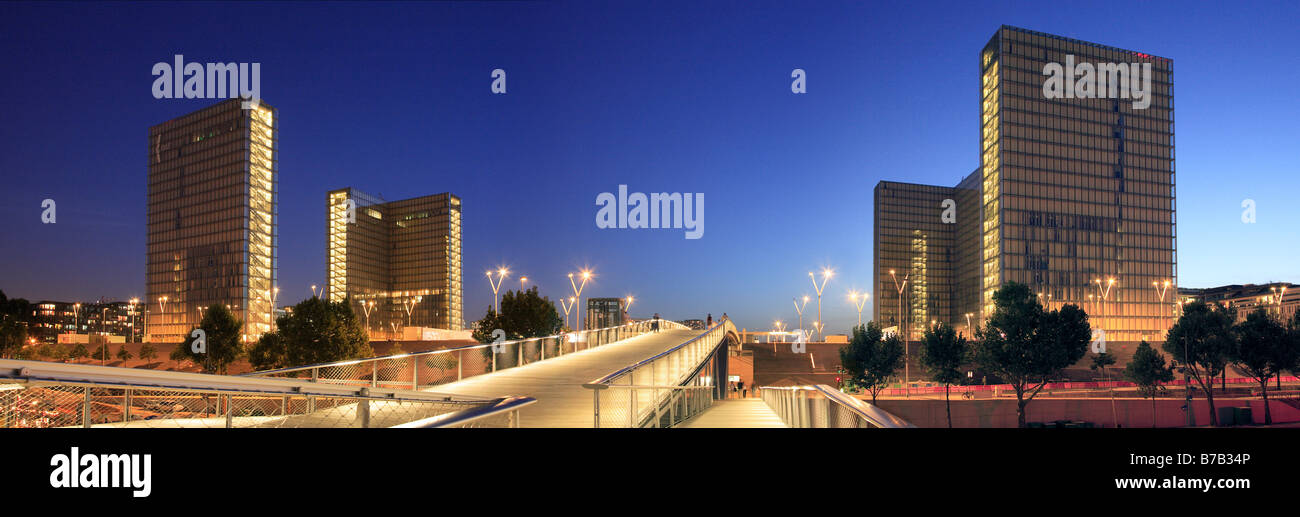 Bibliothèque François Mitterrand à Paris de nuit Banque D'Images