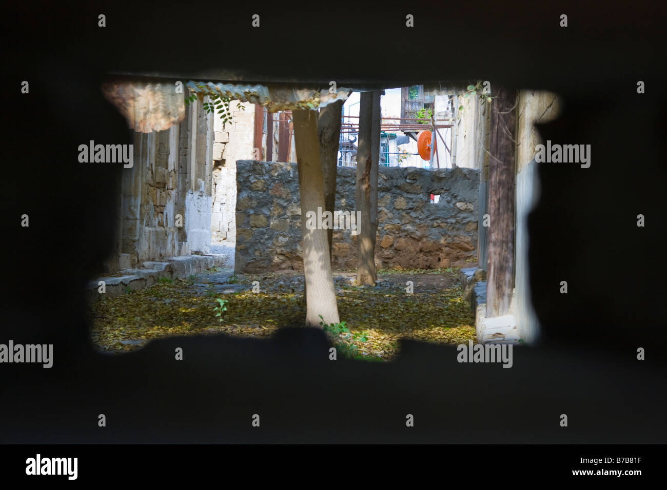 Embrasure sur le côté sud de la Ligne Verte à Nicosie séparant le Nord et le sud de Chypre Banque D'Images