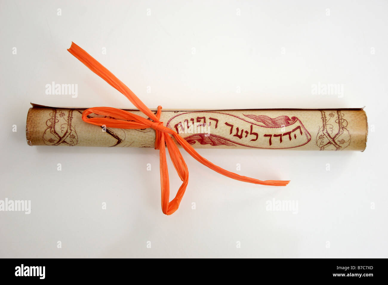 Parchemin Roule Parchemin roulé et attaché avec du ruban rouge Photo Stock - Alamy