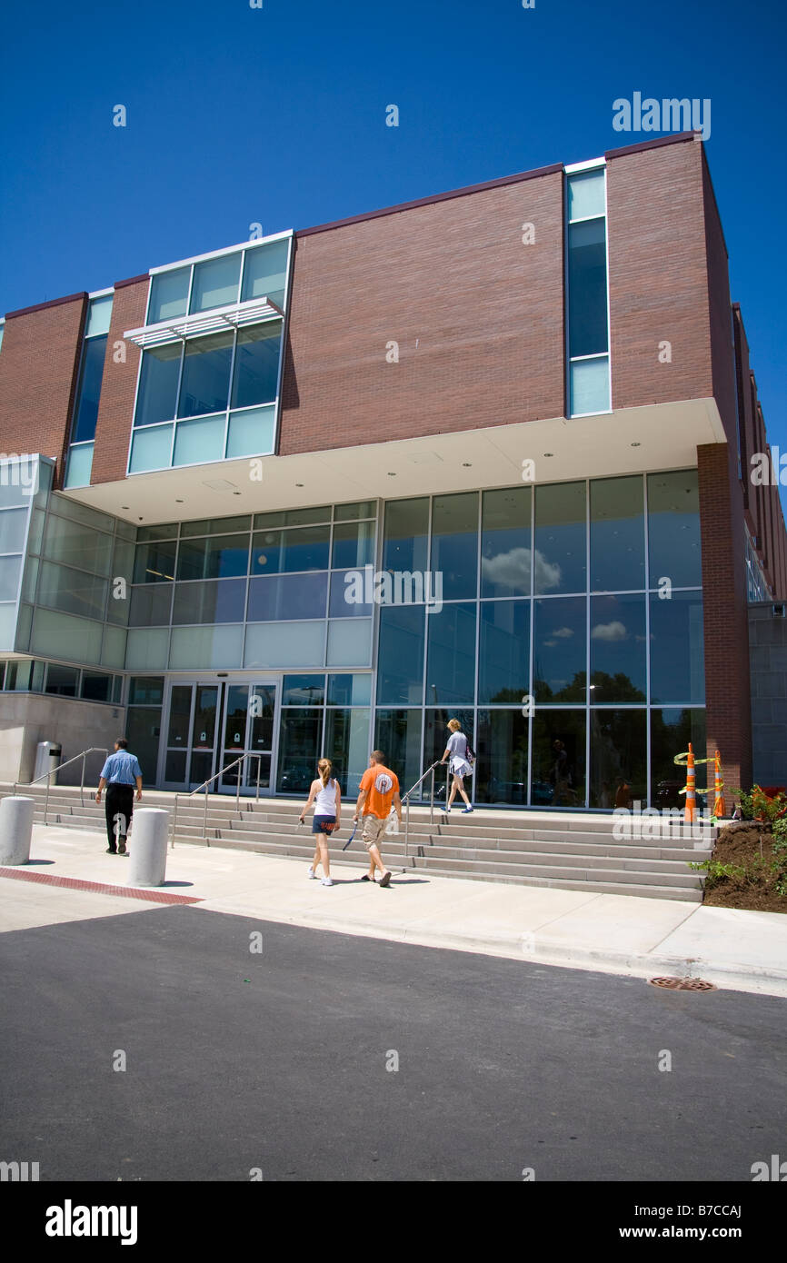 Nouveau bâtiment de la bibliothèque publique moderne dans la région de Champaign Illinois Banque D'Images