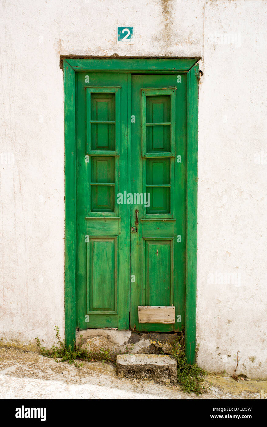 Vieille maison de bois vert avec porte d'entrée numéro 2, El Hierro, Îles Canaries Banque D'Images