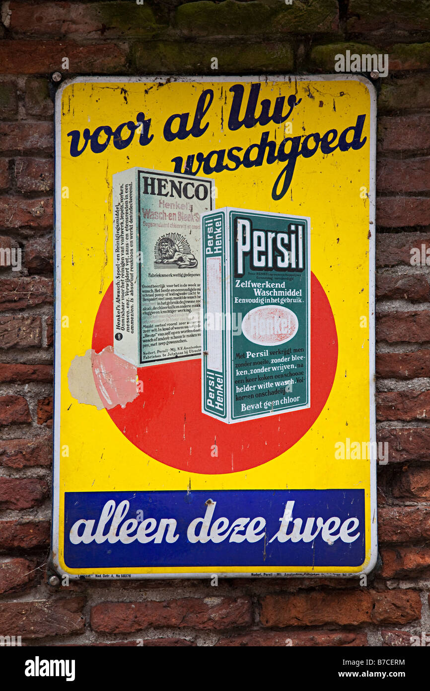 Ancienne publicité de la lessive en poudre Persil sur émail sur métal mur Enkhuizen Pays-Bas Banque D'Images