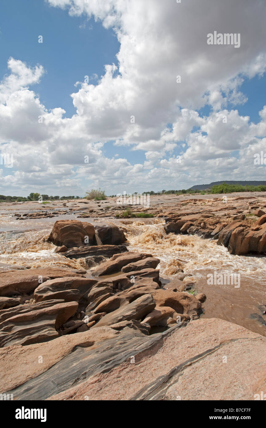 La rivière Galana Lugards Falls Parc national de Tsavo East au Kenya Banque D'Images