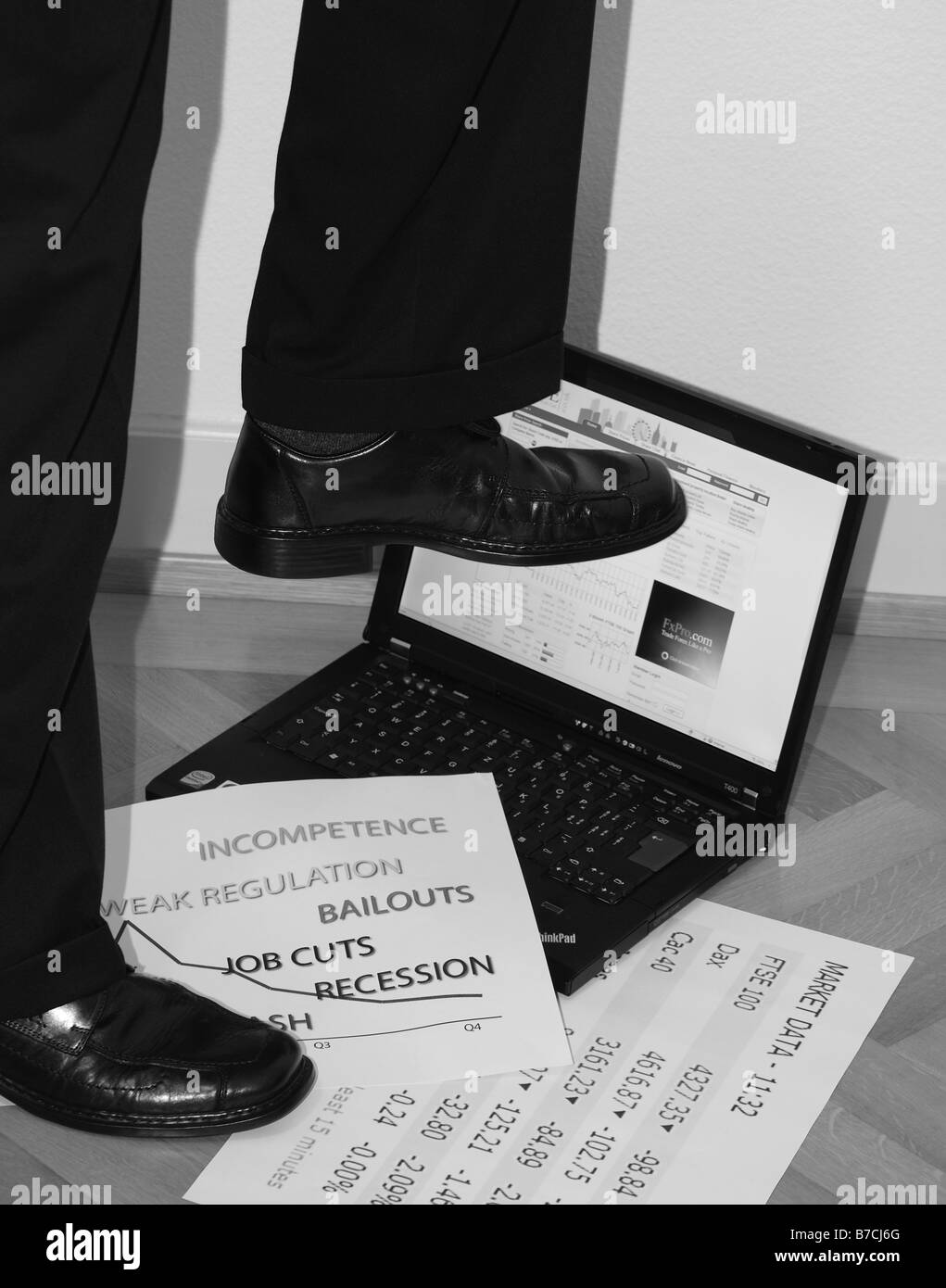 Homme en conflit avec le krach boursier, la crise financière Banque D'Images