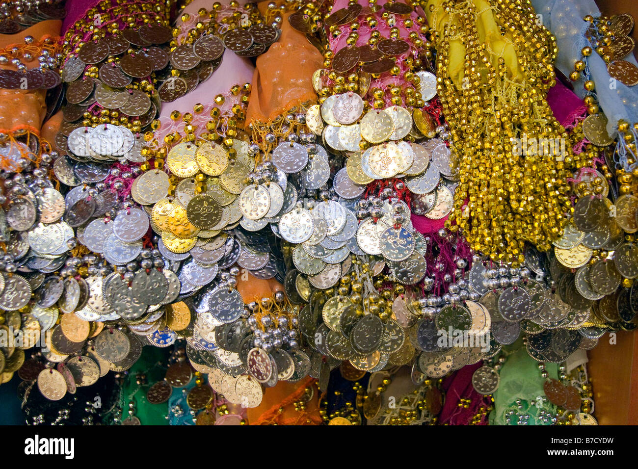 Ceintures de danse du ventre décoré de pièces d'argent, Istanbul, Turquie Banque D'Images