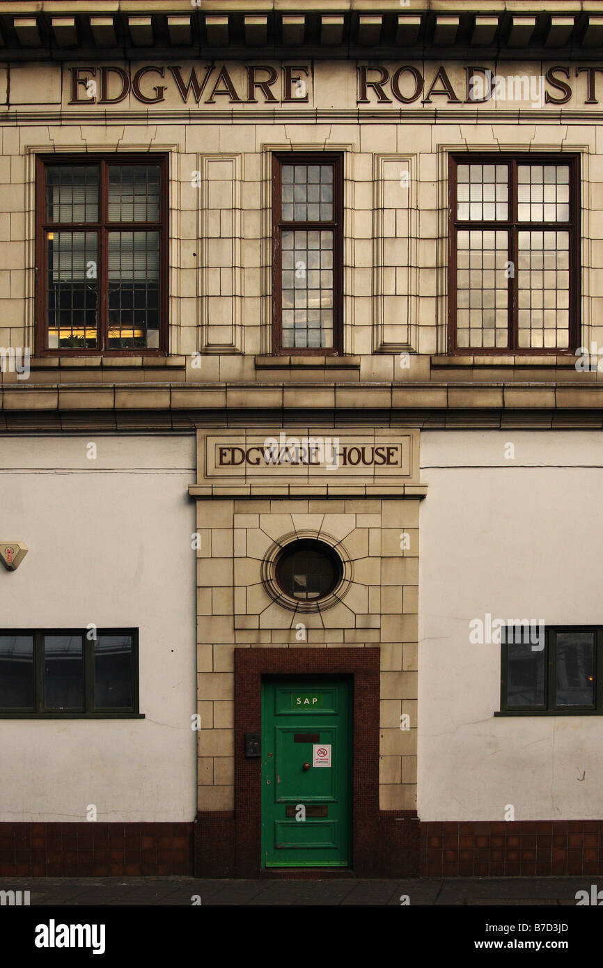 Du côté d' entrée de station de métro Edgware Road, West London, England, UK Banque D'Images