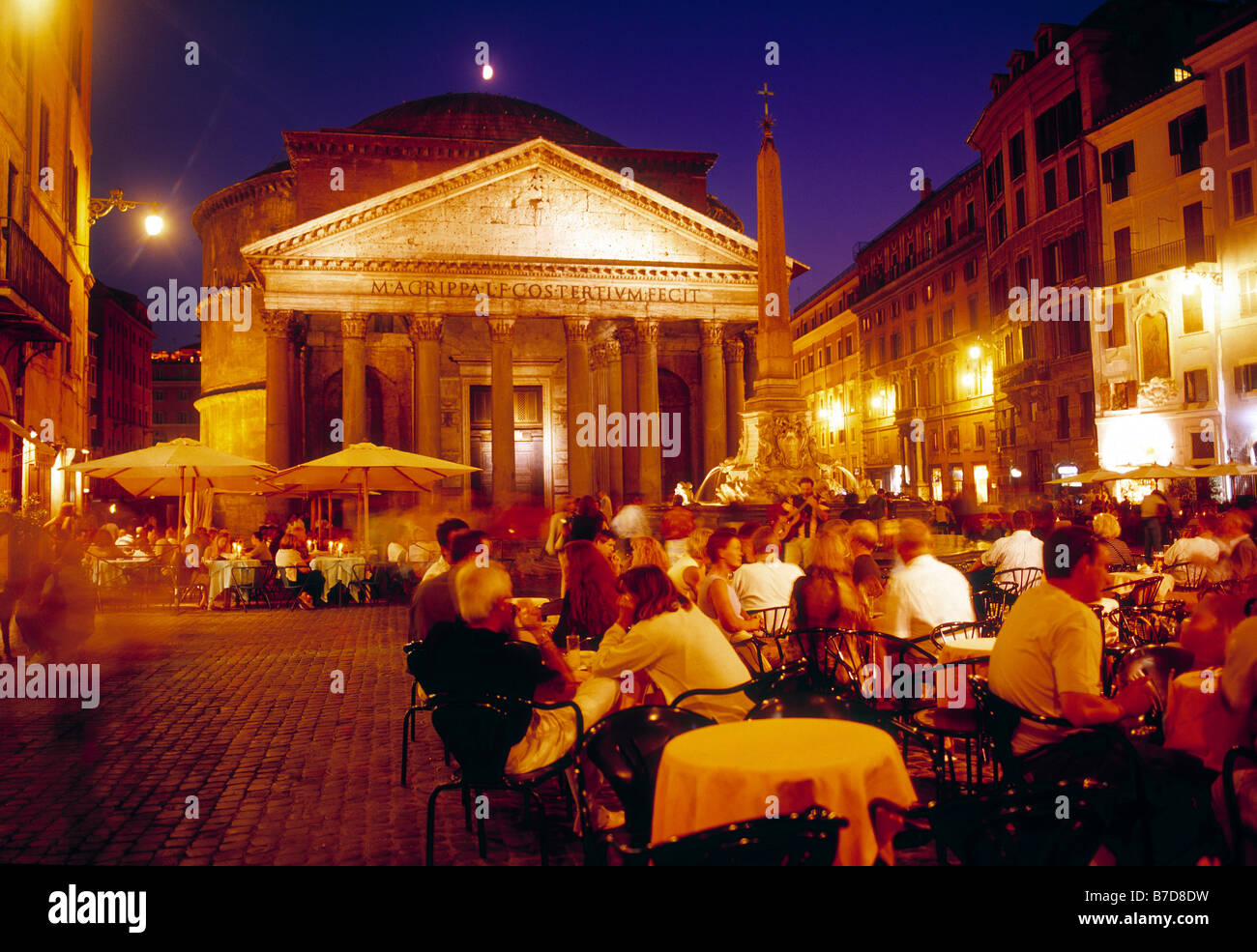 Rome, le Panthéon et Cafés Banque D'Images