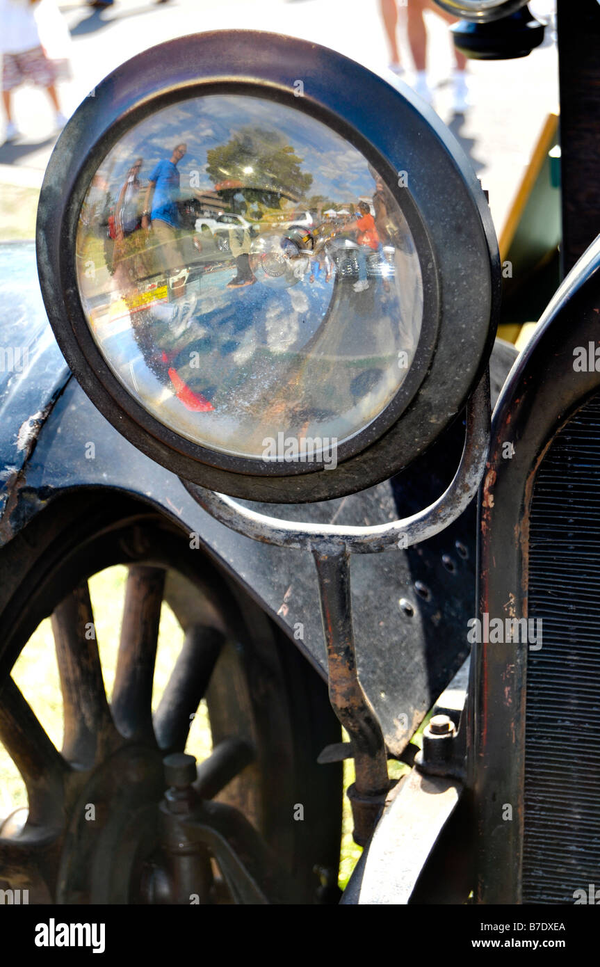 La tête de lampe à rayons de bois sur un camion Ford Banque D'Images