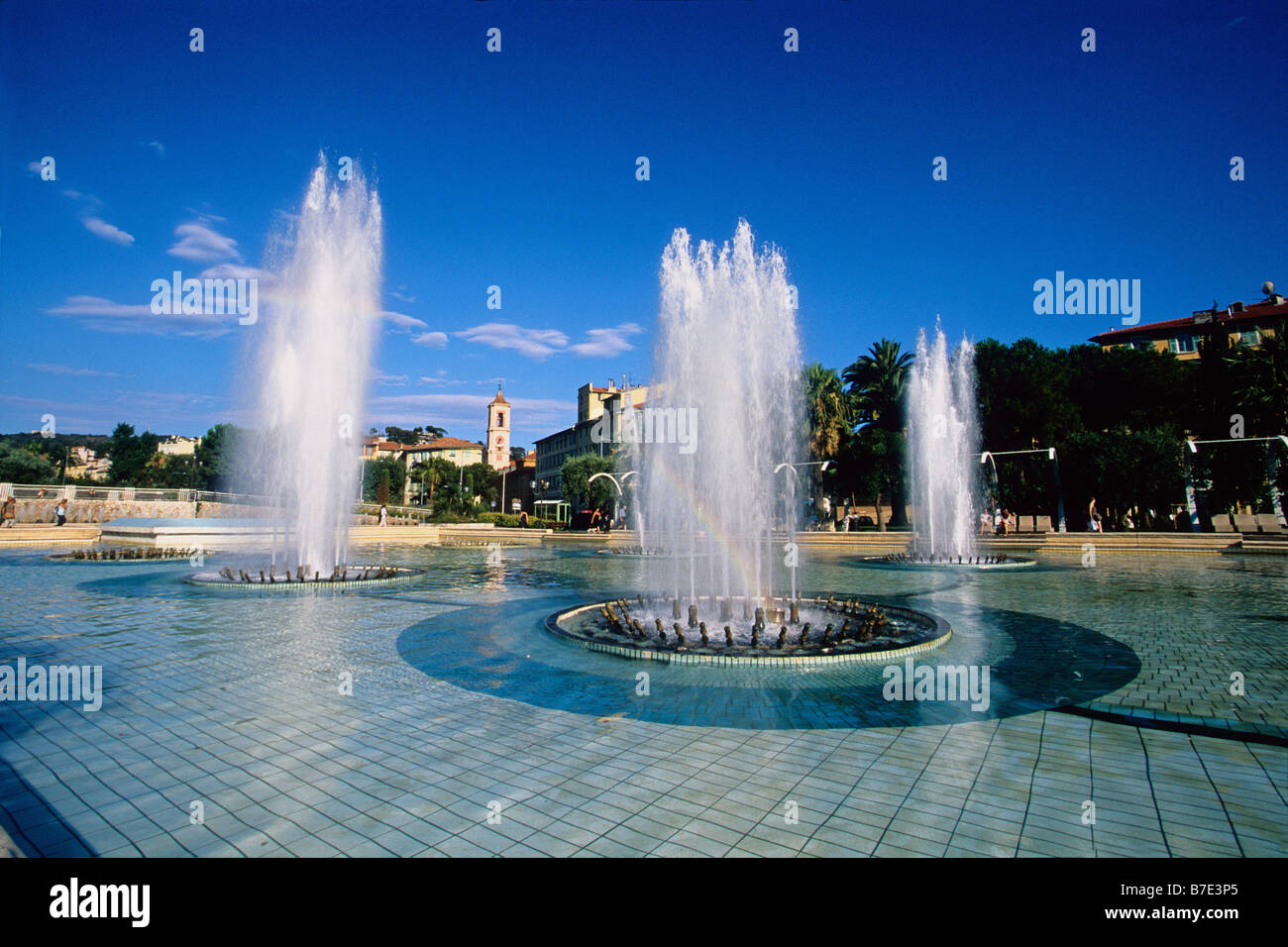 Le jet d'eau de la place Masséna, dans la ville de Nice Banque D'Images