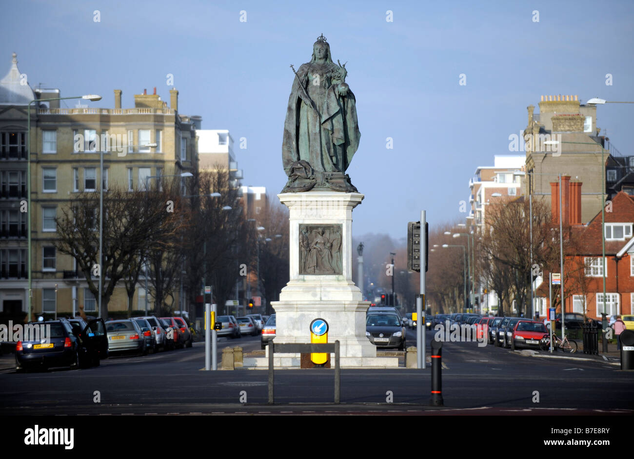 Statue de la reine Victoria en Grand Avenue Hove Sussex UK Banque D'Images