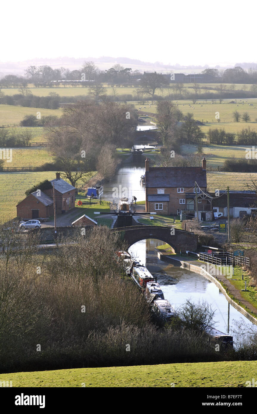 Oxford canal à écluses Boofzheim en hiver, Warwickshire, England, UK Banque D'Images