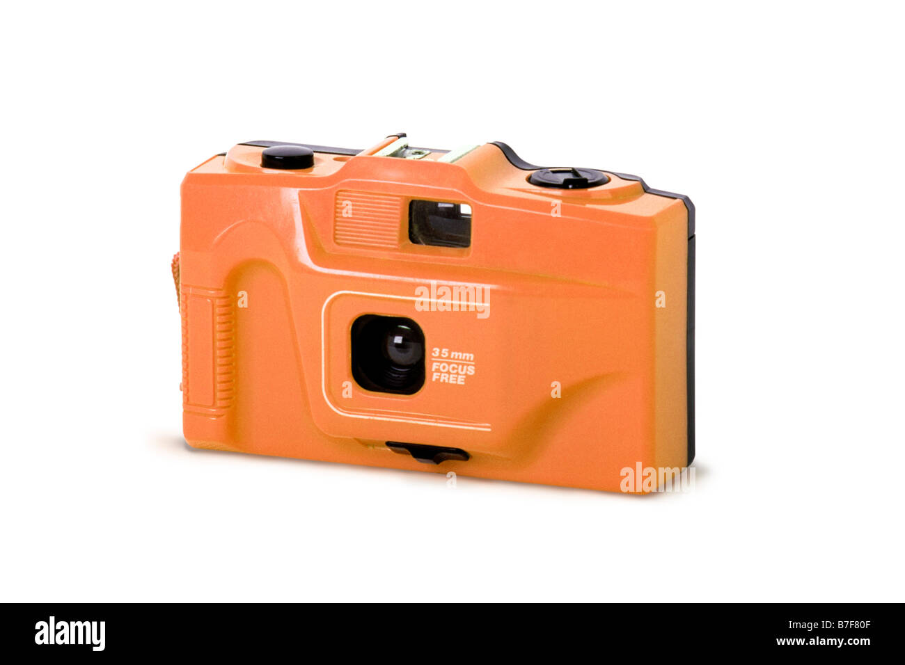 En plastique bon marché des années 1970 caméra 35 mm sur un fond blanc, pur. Banque D'Images