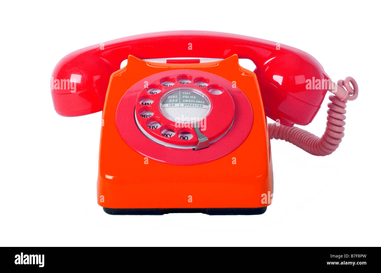 Style traditionnel des années 70 746 British Telecom téléphone sur un fond blanc, pur. Banque D'Images