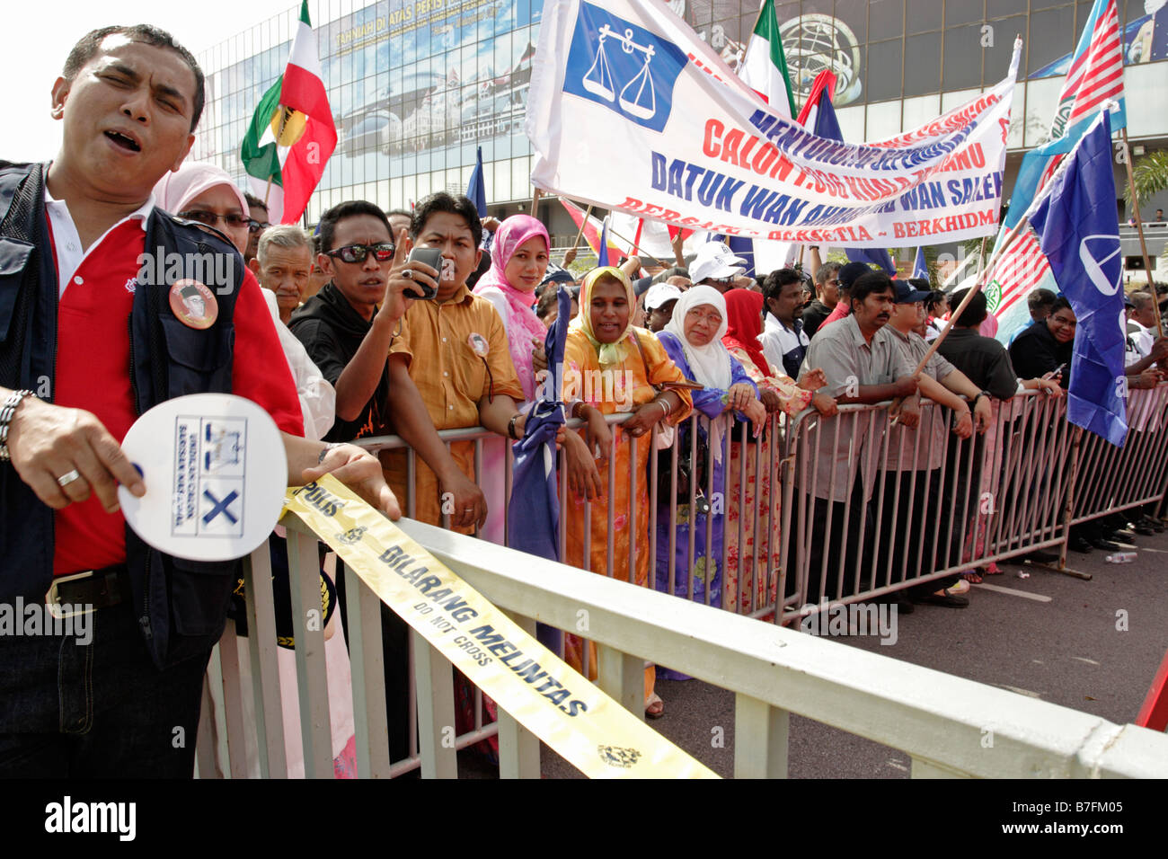 Les partisans du parti national Barisan en Malaisie. Banque D'Images